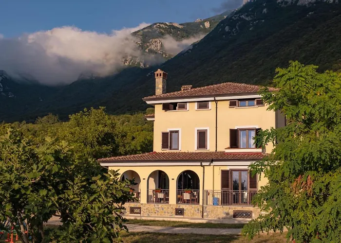 La Dimora - Relais E Bed & Breakfast 3*